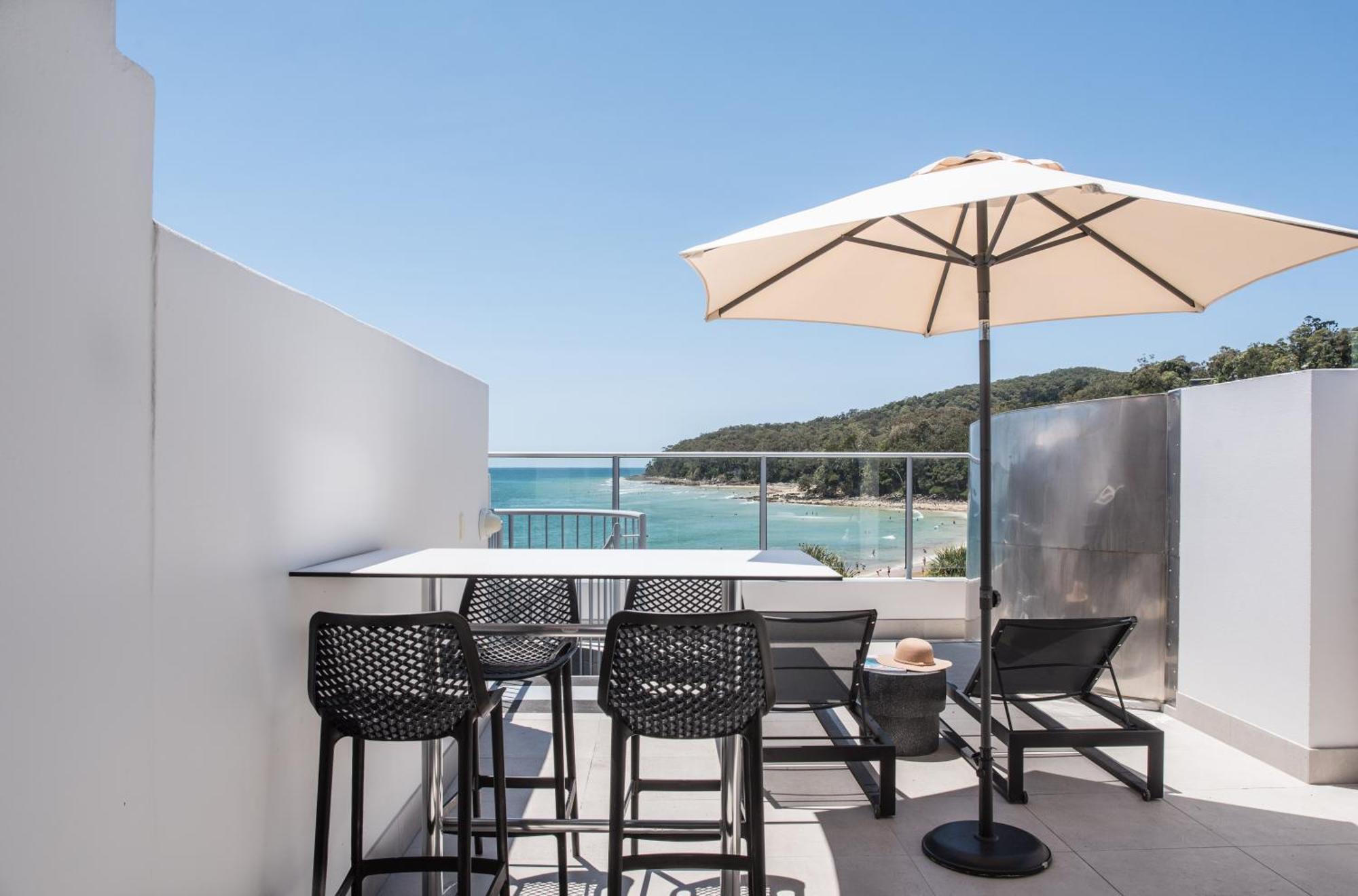 On The Beach Noosa Resort Εξωτερικό φωτογραφία