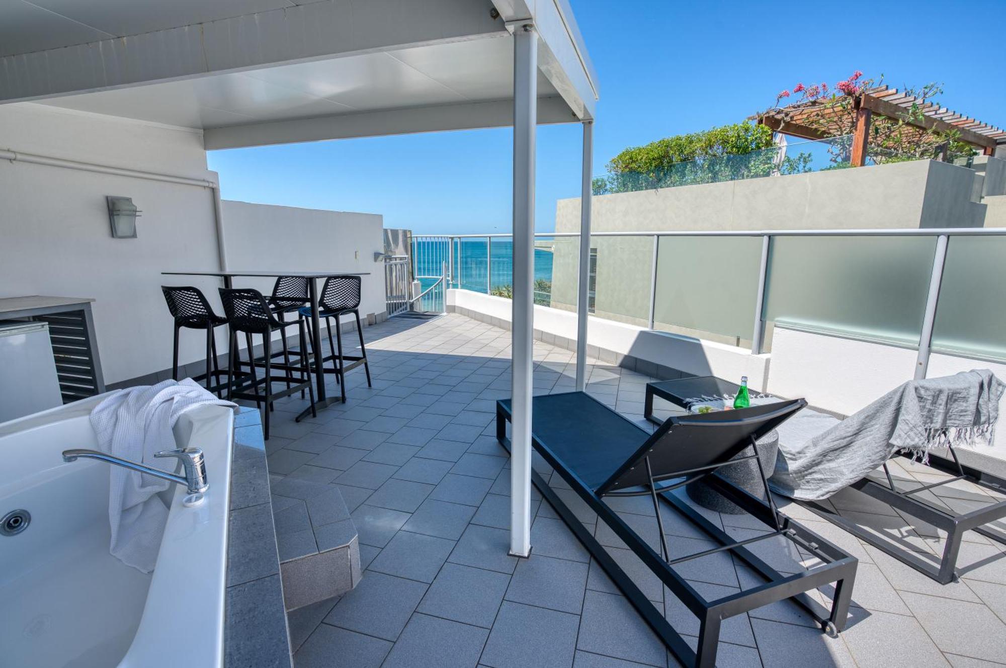 On The Beach Noosa Resort Εξωτερικό φωτογραφία