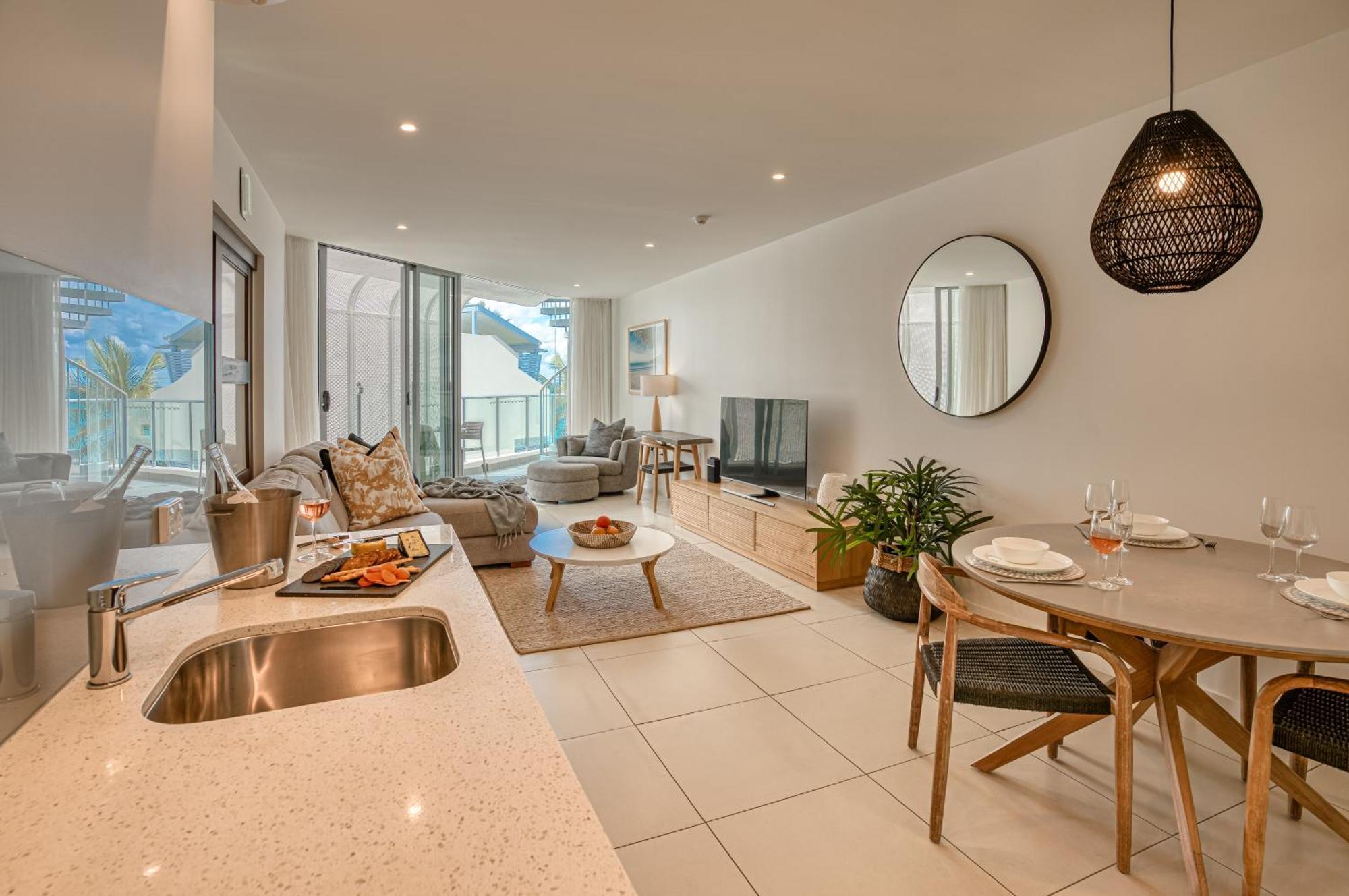On The Beach Noosa Resort Εξωτερικό φωτογραφία