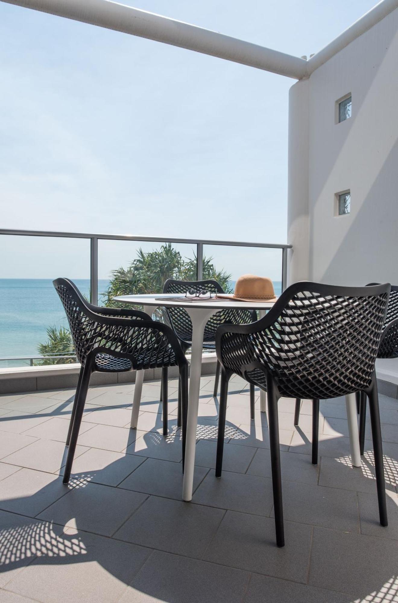 On The Beach Noosa Resort Εξωτερικό φωτογραφία