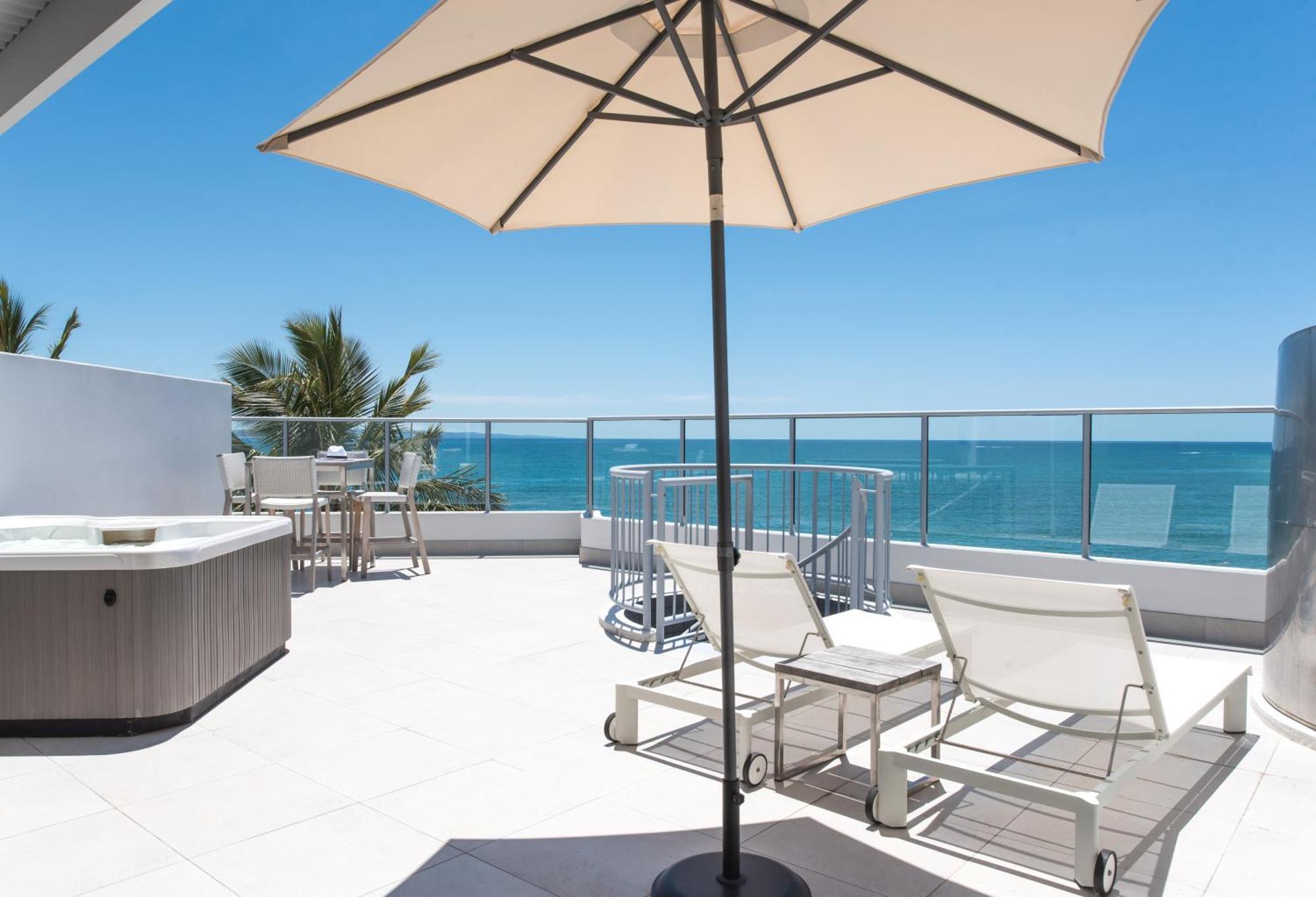 On The Beach Noosa Resort Εξωτερικό φωτογραφία