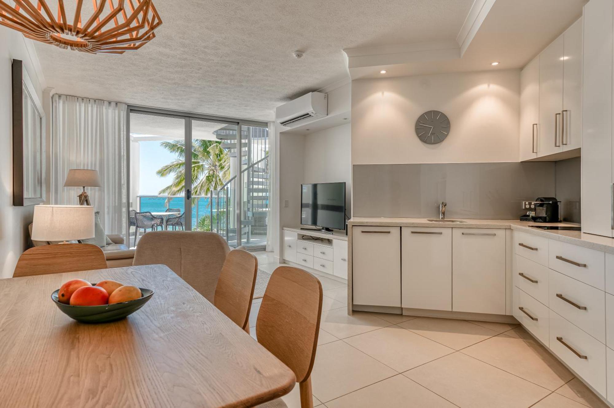 On The Beach Noosa Resort Εξωτερικό φωτογραφία