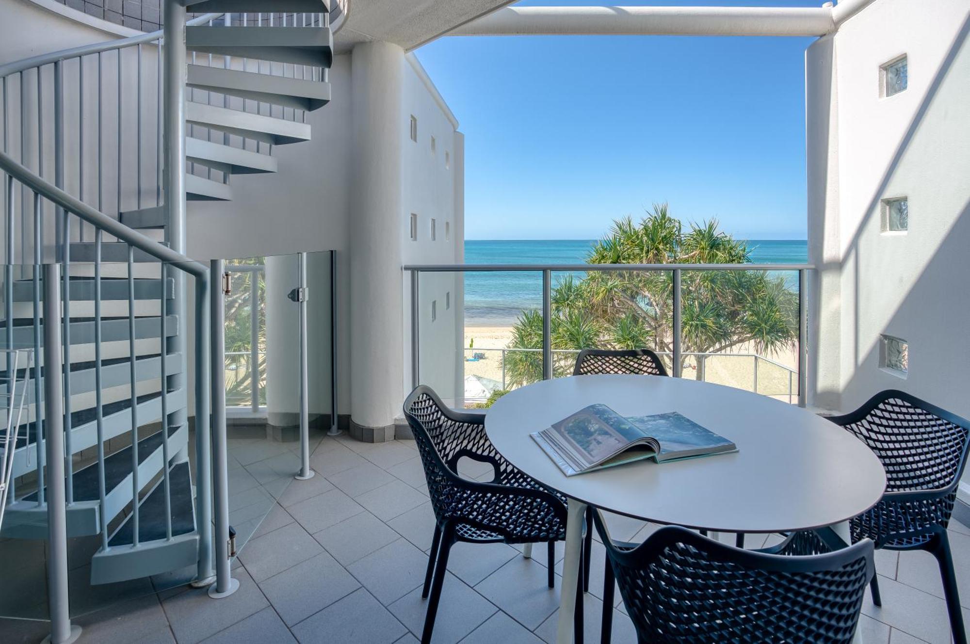 On The Beach Noosa Resort Εξωτερικό φωτογραφία