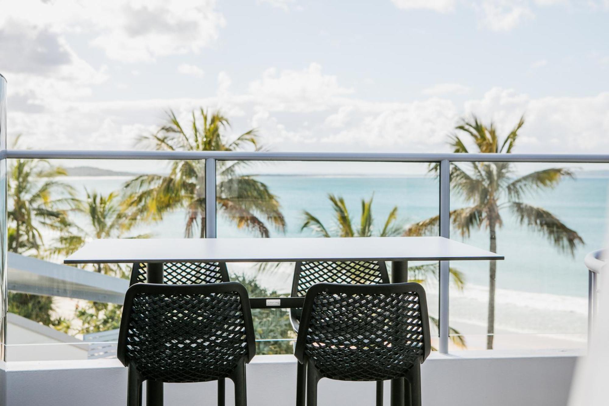 On The Beach Noosa Resort Εξωτερικό φωτογραφία